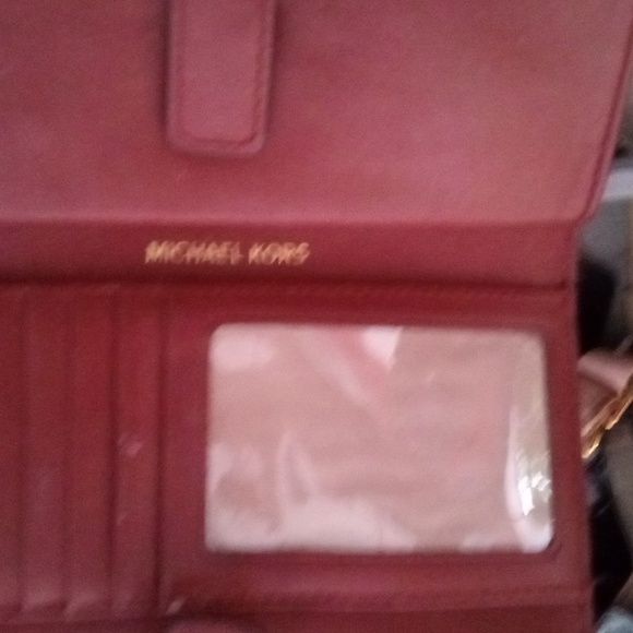 Michael Kors Wallet - Picture 2 of 4